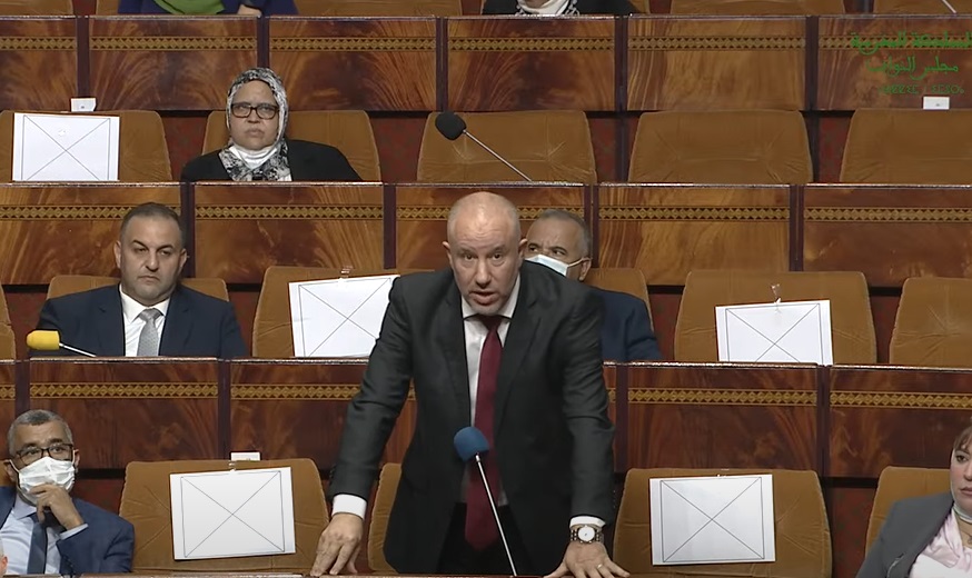 ابراهيمي: مطالبة المواطنين بـ"جواز التلقيح" في الشارع العام يمس الحقوق والحريات 