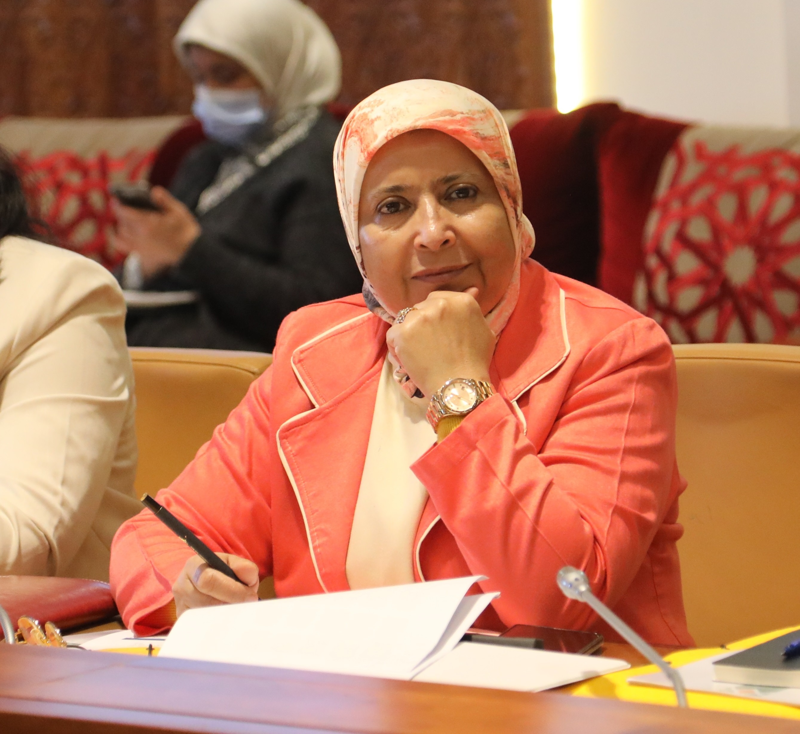 الفتحاوي تنتقد "الحلول الترقيعية" للحكومة في النقل وتدعو لحفظ كرامة العاملات في الضيعات الفلاحية