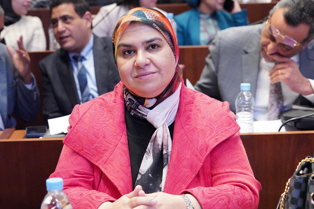 الرطل بناني تكتب: وزير العدل والدفاع عن الفساد